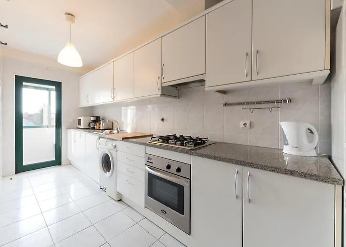 Daire Lovelystay - Homey Feeling Flat W/ Free Parking *