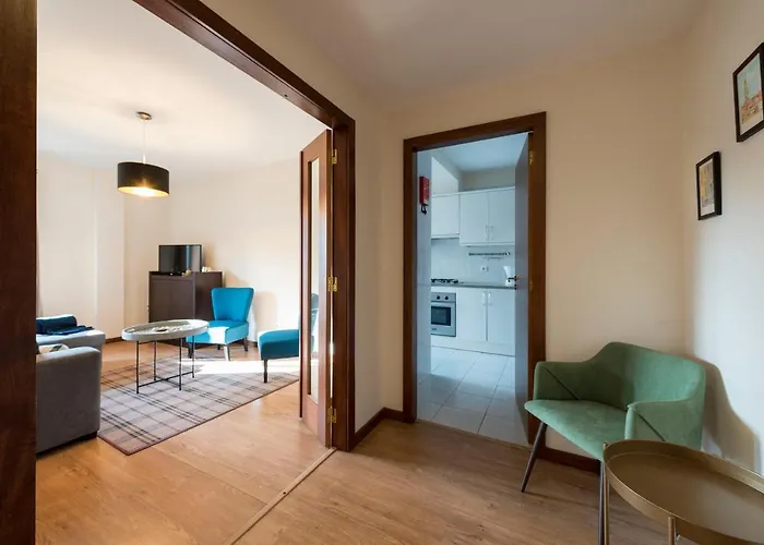 Daire Lovelystay - Homey Feeling Flat W/ Free Parking