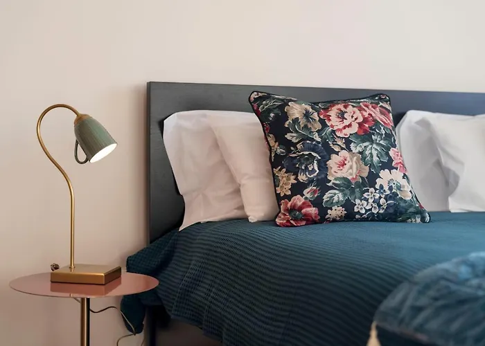 Lovelystay - Homey Feeling Flat W/ Free Parking Daire *