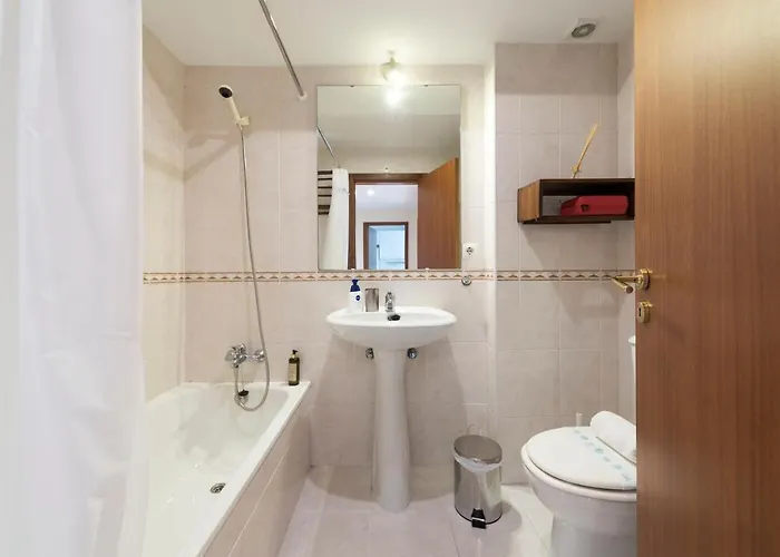 Lovelystay - Homey Feeling Flat W/ Free Parking * Porto