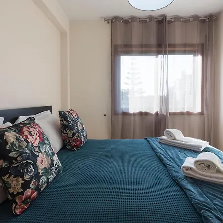 Lovelystay - Homey Feeling Flat W/ Free Parking Apartment Porto