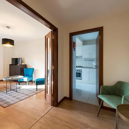 Apartment Porto 1Br With Parking By Lovelystay