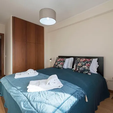 Apartamento Lovelystay - Homey Feeling Flat W/ Free Parking *