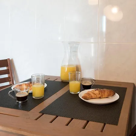 Lovelystay - Homey Feeling Flat W/ Free Parking Apartment Porto