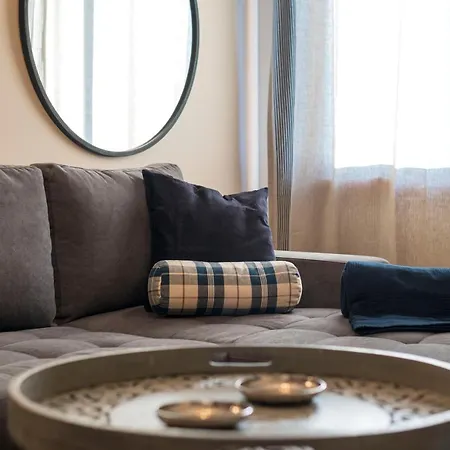 Lovelystay - Homey Feeling Flat W/ Free Parking Lägenhet