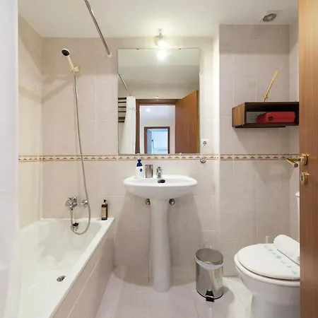 Lovelystay - Homey Feeling Flat W/ Free Parking * Oporto