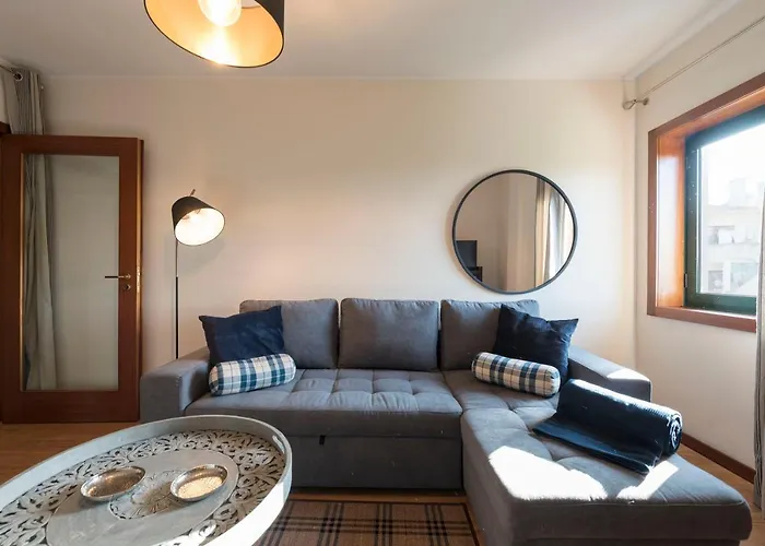 Lovelystay - Homey Feeling Flat W/ Free Parking * Πόρτο